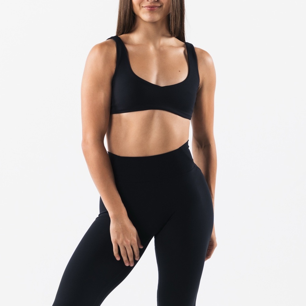 Alphalete black sports bra